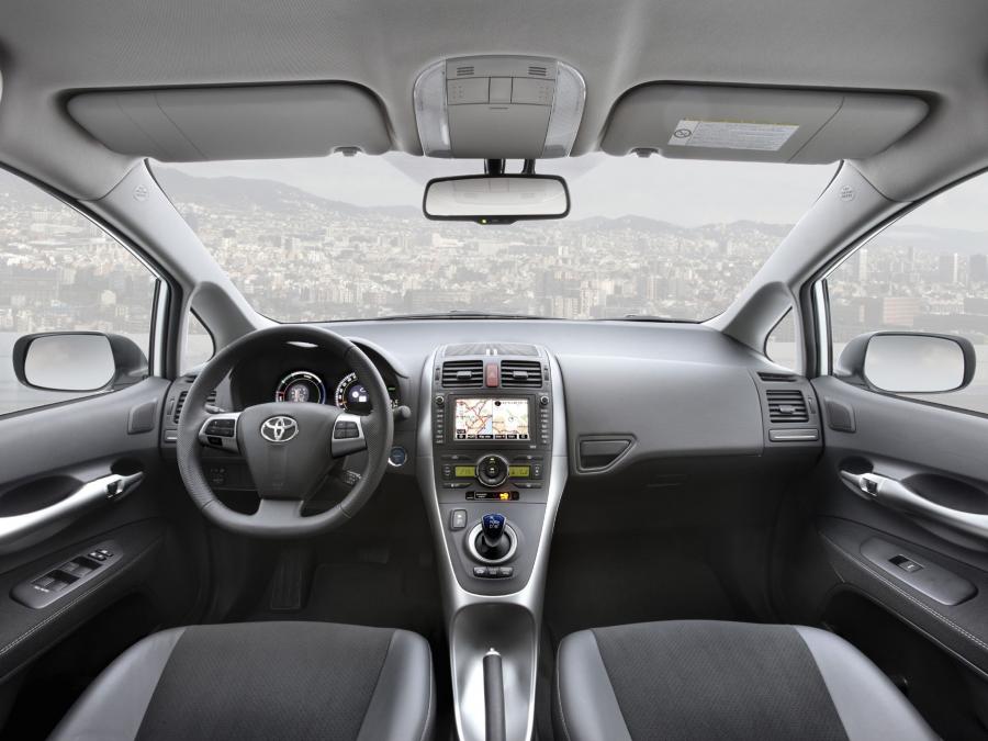  Toyota Auris HSD 2010 года  (фото 9 из 111)
